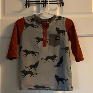 Rags Henley with howling wolf print 🐺